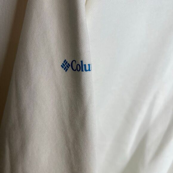 This is a Columbia Hart Mountain II Crew sweatshirt in white or cream with a mul - Picture 6 of 11